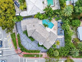 6180 Pine Tree Dr, Miami Beach FL 33140