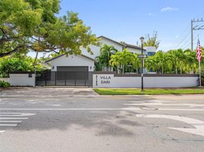 6180 Pine Tree Dr, Miami Beach FL 33140