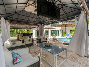 6180 Pine Tree Dr, Miami Beach FL 33140