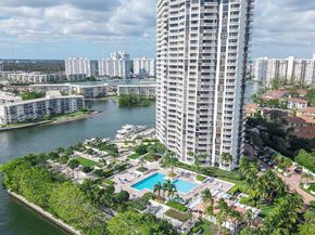 1000 E Island Blvd 803, Aventura FL 33160