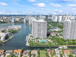 1000 E Island Blvd 803, Aventura FL 33160