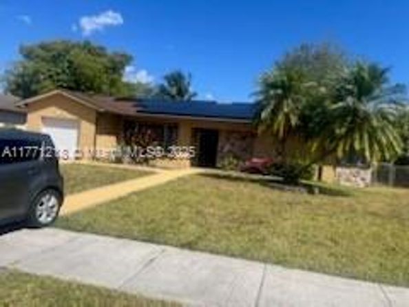 11041 SW 166th Ter, Miami FL 33157