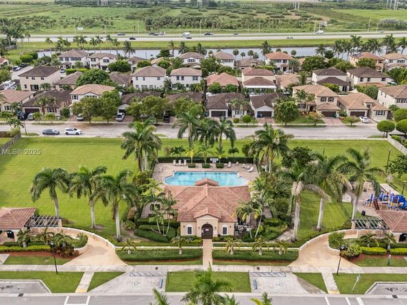 11866 SW 253rd Ter, Homestead FL 33032