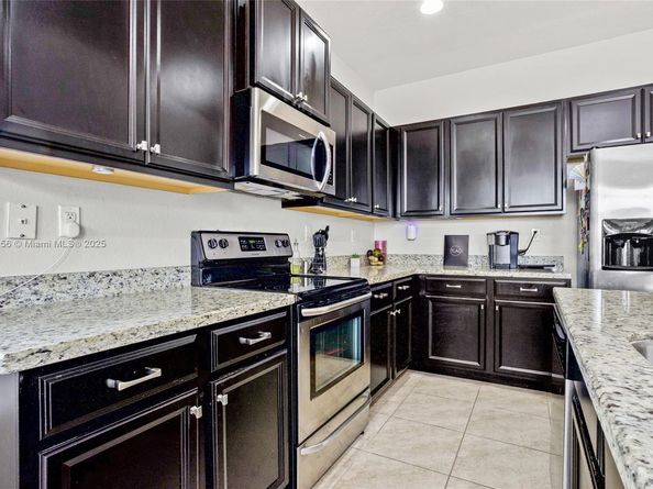 11866 SW 253rd Ter, Homestead FL 33032
