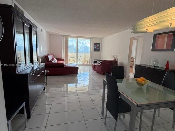 1833 S Ocean Dr 1104, Hallandale Beach FL 33009