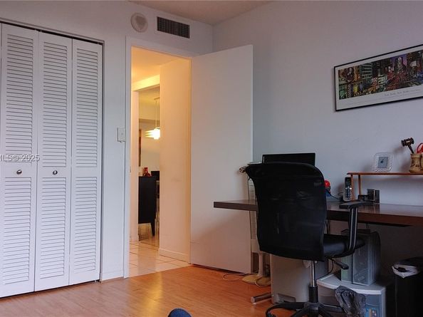 1833 S Ocean Dr 1104, Hallandale Beach FL 33009