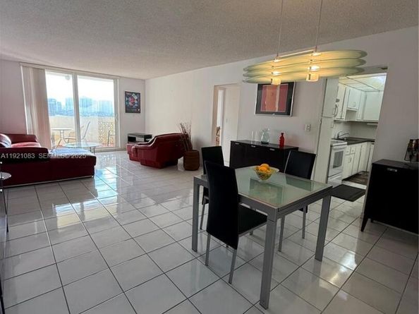 1833 S Ocean Dr 1104, Hallandale Beach FL 33009