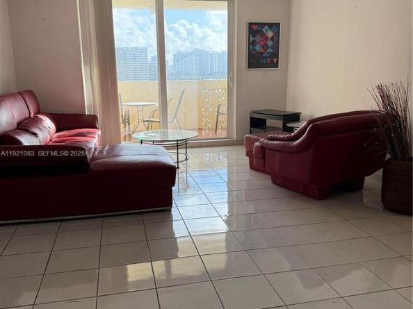 1833 S Ocean Dr 1104, Hallandale Beach FL 33009