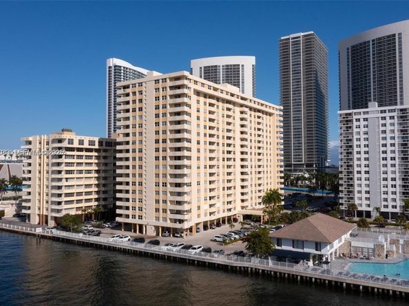 1833 S Ocean Dr 1104, Hallandale Beach FL 33009