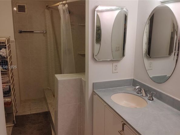 1833 S Ocean Dr 1104, Hallandale Beach FL 33009