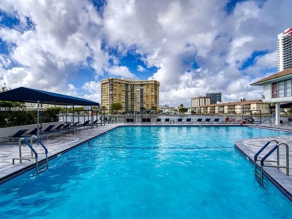 1833 S Ocean Dr 1104, Hallandale Beach FL 33009