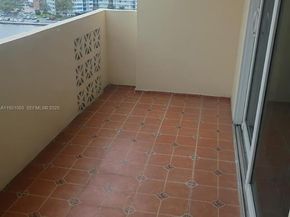 1833 S Ocean Dr 1104, Hallandale Beach FL 33009