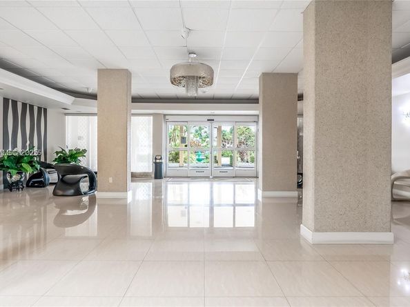 1833 S Ocean Dr 1104, Hallandale Beach FL 33009