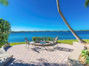 18112 NW 15th Ct, Pembroke Pines FL 33029