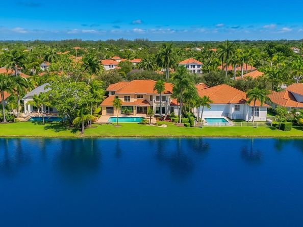 18112 NW 15th Ct, Pembroke Pines FL 33029