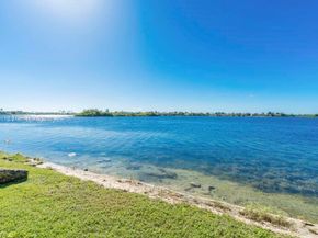 18112 NW 15th Ct, Pembroke Pines FL 33029