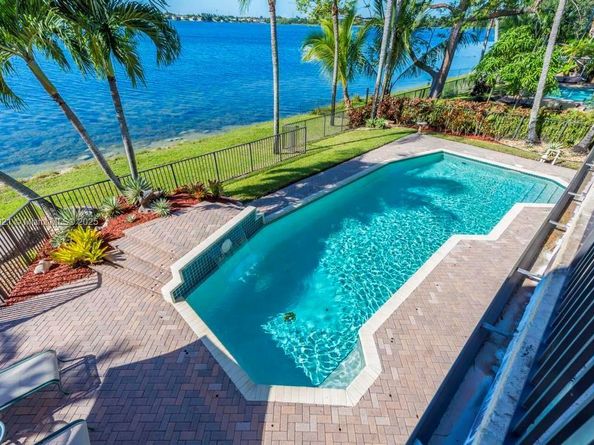 18112 NW 15th Ct, Pembroke Pines FL 33029