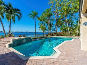 18112 NW 15th Ct, Pembroke Pines FL 33029
