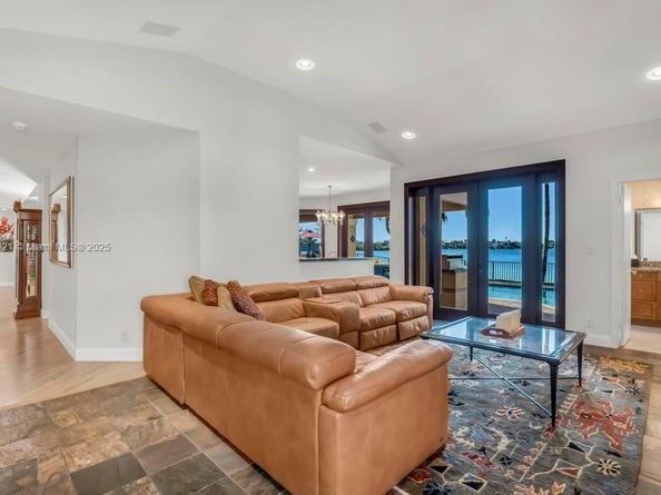 18112 NW 15th Ct, Pembroke Pines FL 33029