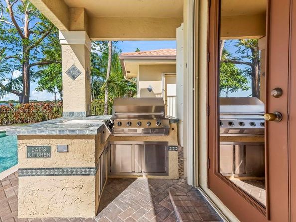 18112 NW 15th Ct, Pembroke Pines FL 33029