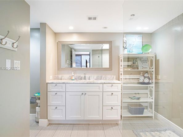 19707 Turnberry Way 10AB, Aventura FL 33180