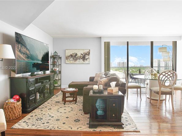 19707 Turnberry Way 10AB, Aventura FL 33180