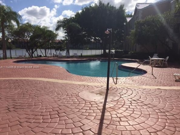 2880 N Oakland Forest Dr 313, Oakland Park FL 33309