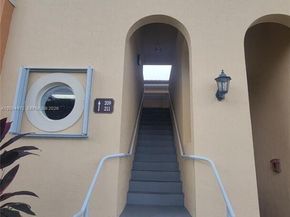 10012 NW 7th St 209, Miami FL 33172