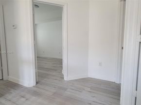 10012 NW 7th St 209, Miami FL 33172