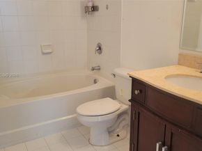 10012 NW 7th St 209, Miami FL 33172