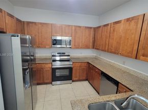 10012 NW 7th St 209, Miami FL 33172