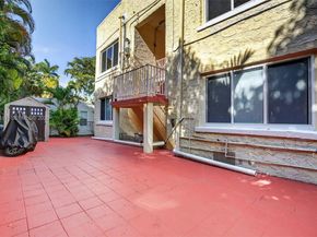 1630 SW 10th St, Miami FL 33135