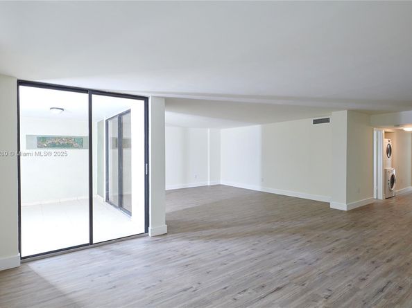 5845 Collins Ave 304, Miami Beach FL 33140