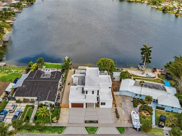 10755 SW 52nd Ter, Miami FL 33165