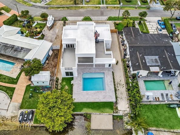 10755 SW 52nd Ter, Miami FL 33165