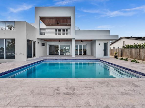 10755 SW 52nd Ter, Miami FL 33165