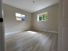 550 NE 174th St, North Miami Beach FL 33162