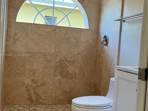 550 NE 174th St, North Miami Beach FL 33162