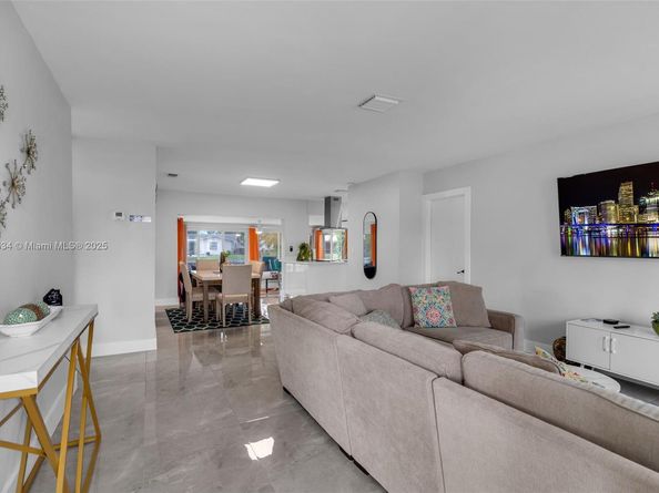 2227 NW 65th Ave, Margate FL 33063