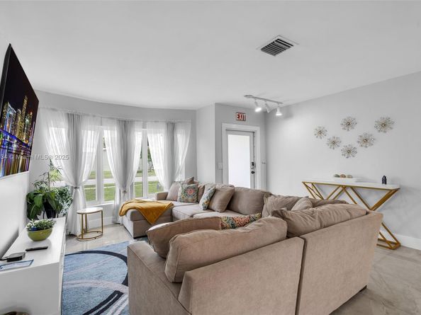 2227 NW 65th Ave, Margate FL 33063