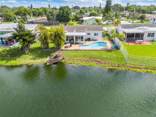 2227 NW 65th Ave, Margate FL 33063