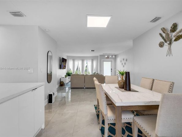 2227 NW 65th Ave, Margate FL 33063