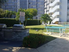 3401 N Country Club Dr 412, Aventura FL 33180