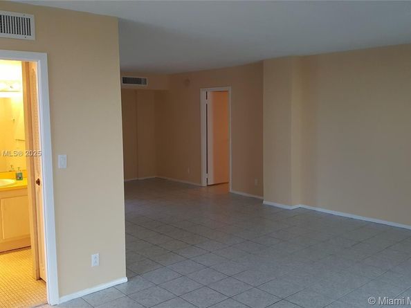 3401 N Country Club Dr 412, Aventura FL 33180