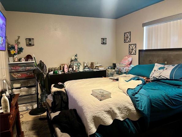 18007 NW 41st Pl, Miami Gardens FL 33055