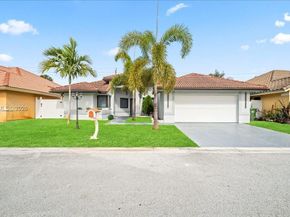 11611 SW 9th Ct, Pembroke Pines FL 33025