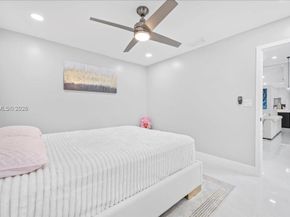 11611 SW 9th Ct, Pembroke Pines FL 33025