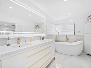 11611 SW 9th Ct, Pembroke Pines FL 33025