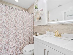 11611 SW 9th Ct, Pembroke Pines FL 33025