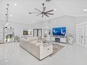 11611 SW 9th Ct, Pembroke Pines FL 33025